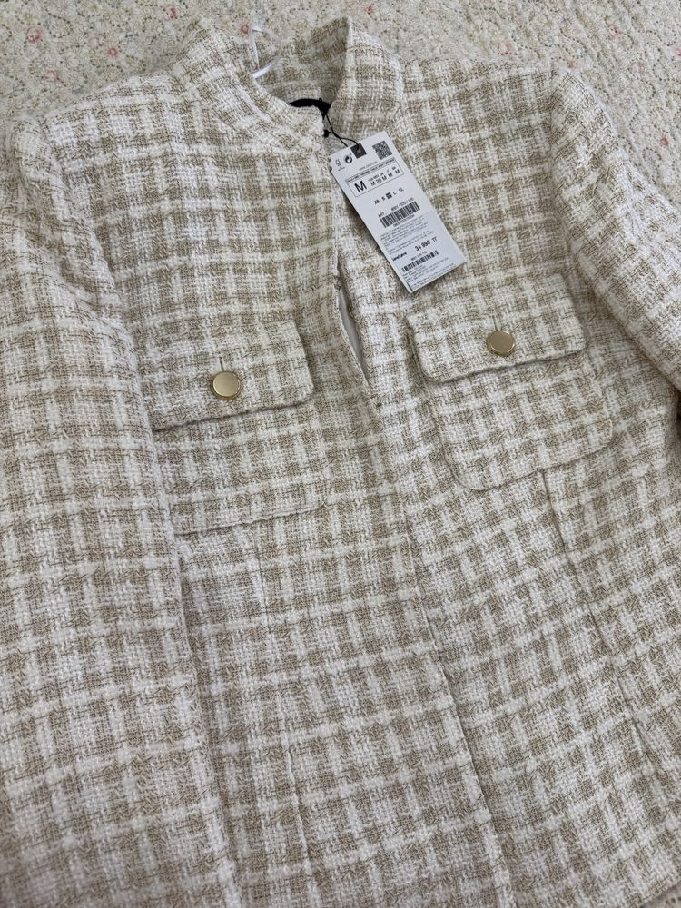 Пиджак Zara.Твидовый пиджак новый. Рр М, чуть притальный, с этикеткой