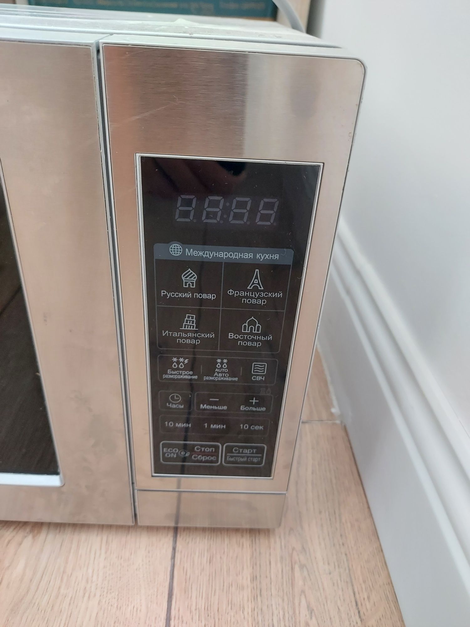 Микроволновка LG состояние отличное