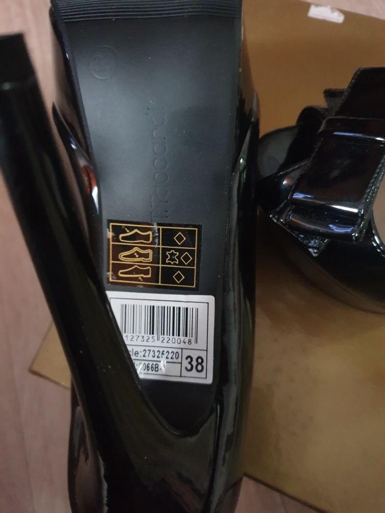 Продам туфли женские.