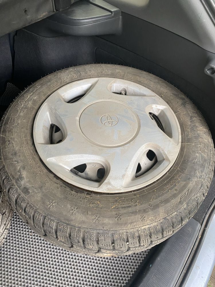 Продам зимние шины от тойоты R14