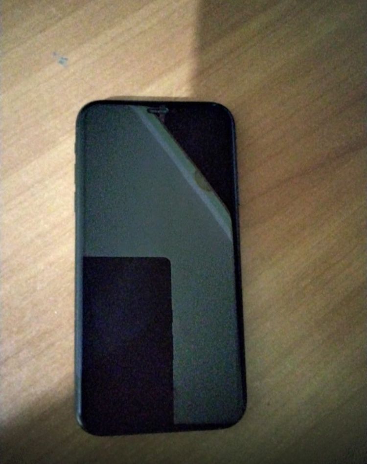 IPHONE XR/64gb/цвет- чёрный/без обмена