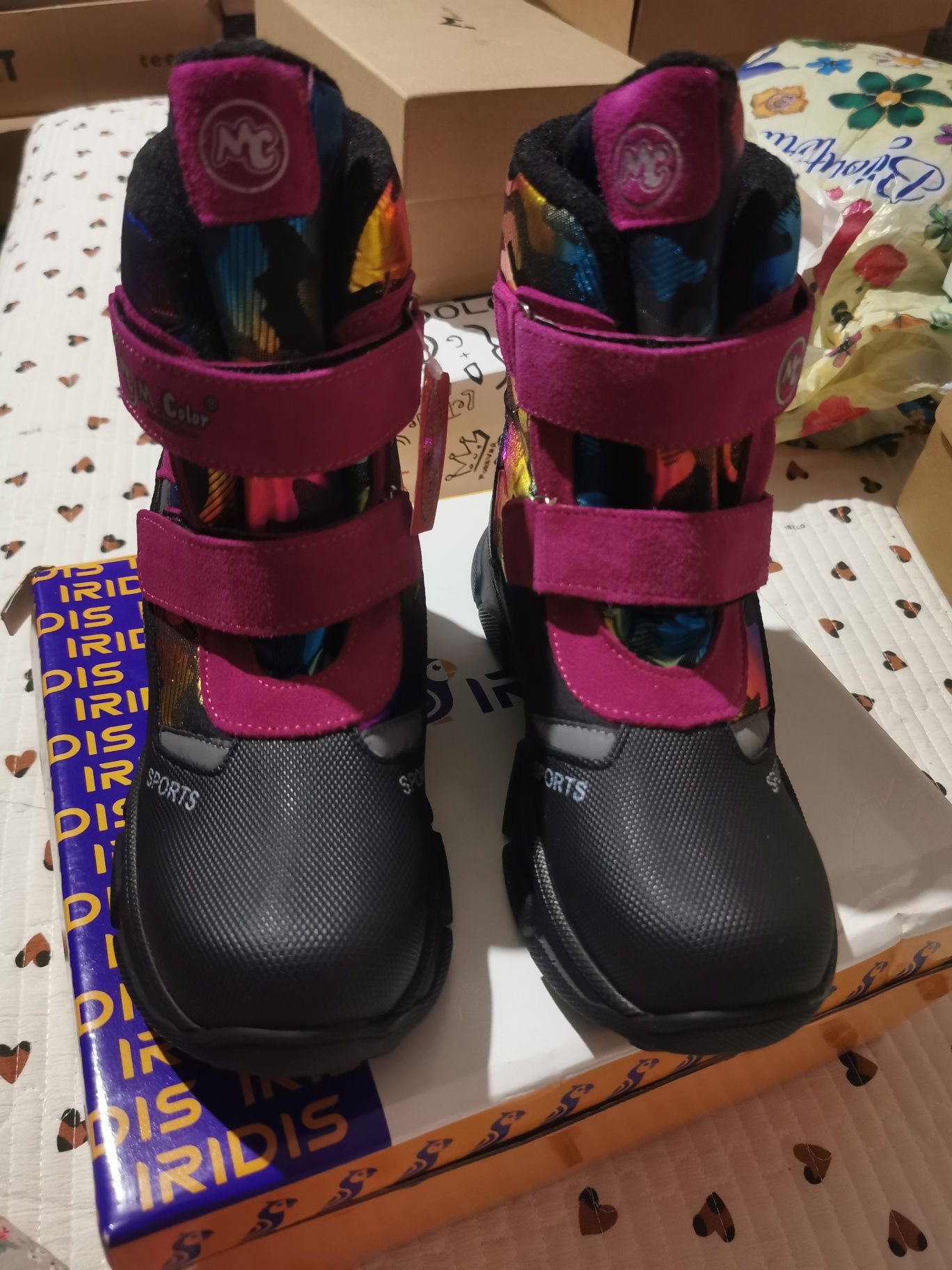 Продам детские зимние ботинки