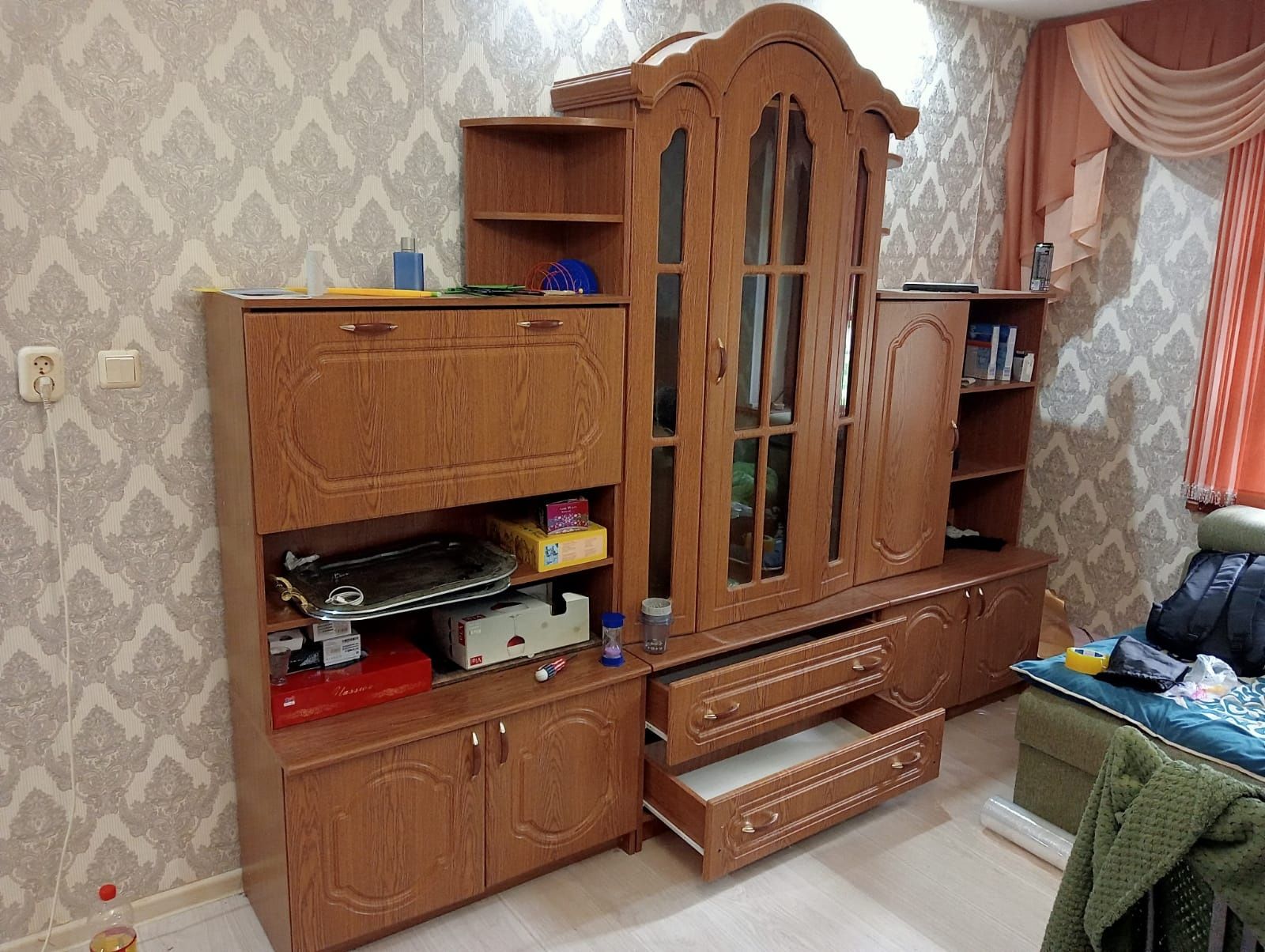 Продам стенку горку