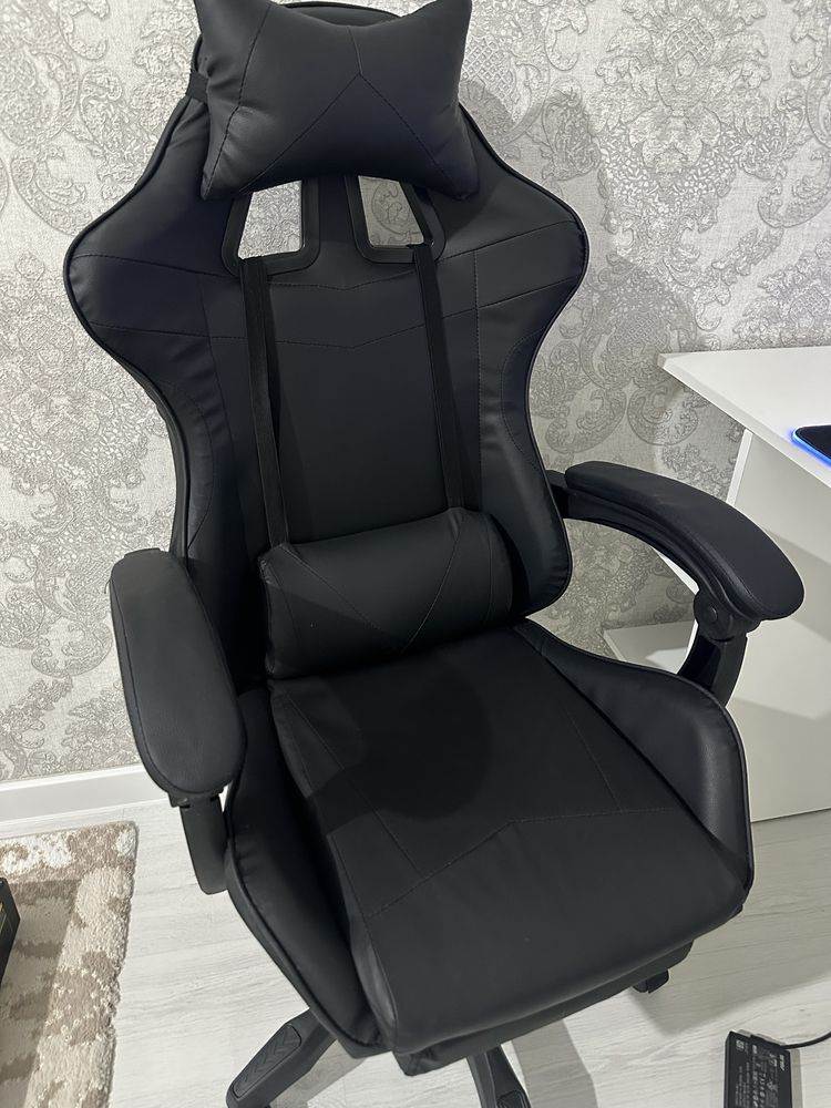 Продается компьютерный стол+игровое кресло