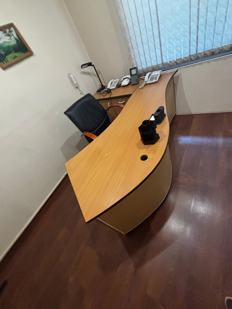 Офисные шкафы, столы и тумбы