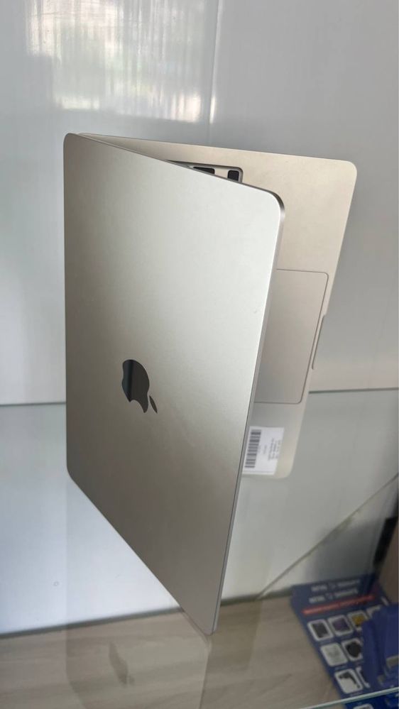 Apple MacBook Air 13inch M3 2024/Aktiv Lombard/0-0-12