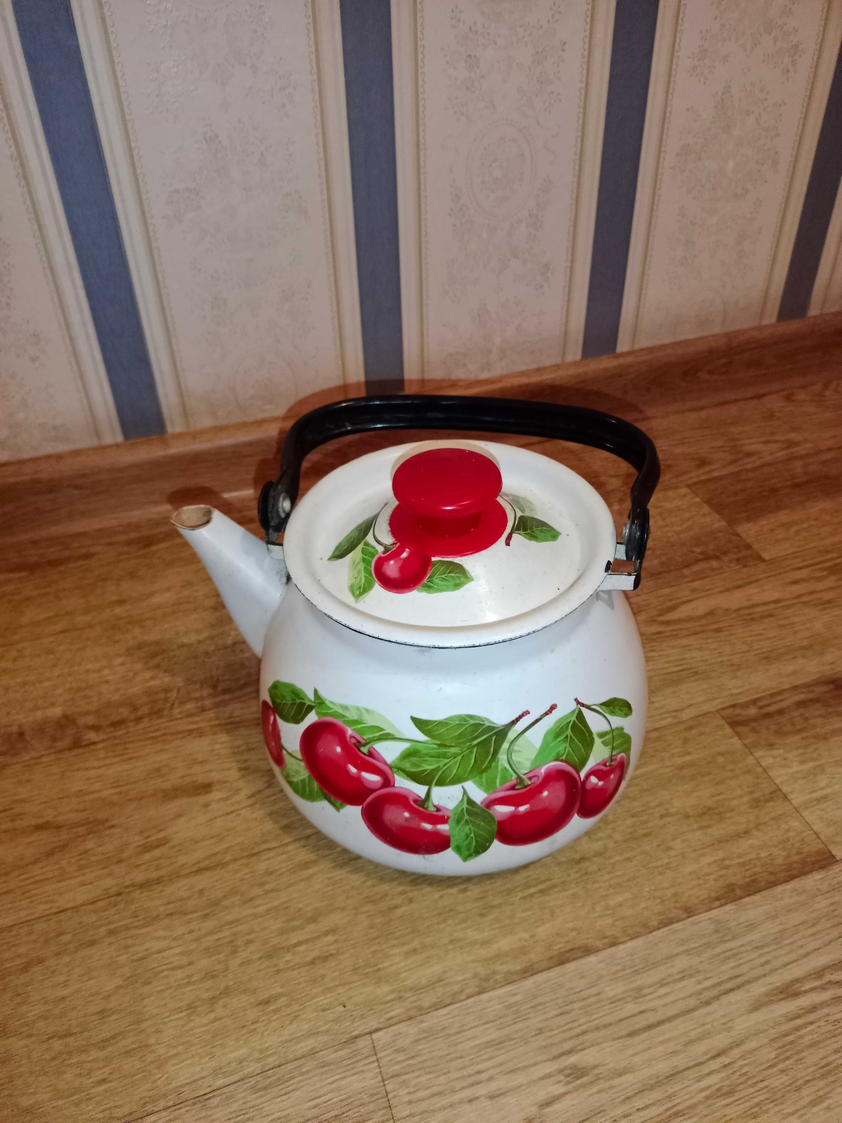 Продам чайник на 3 л в хорошем состоянии