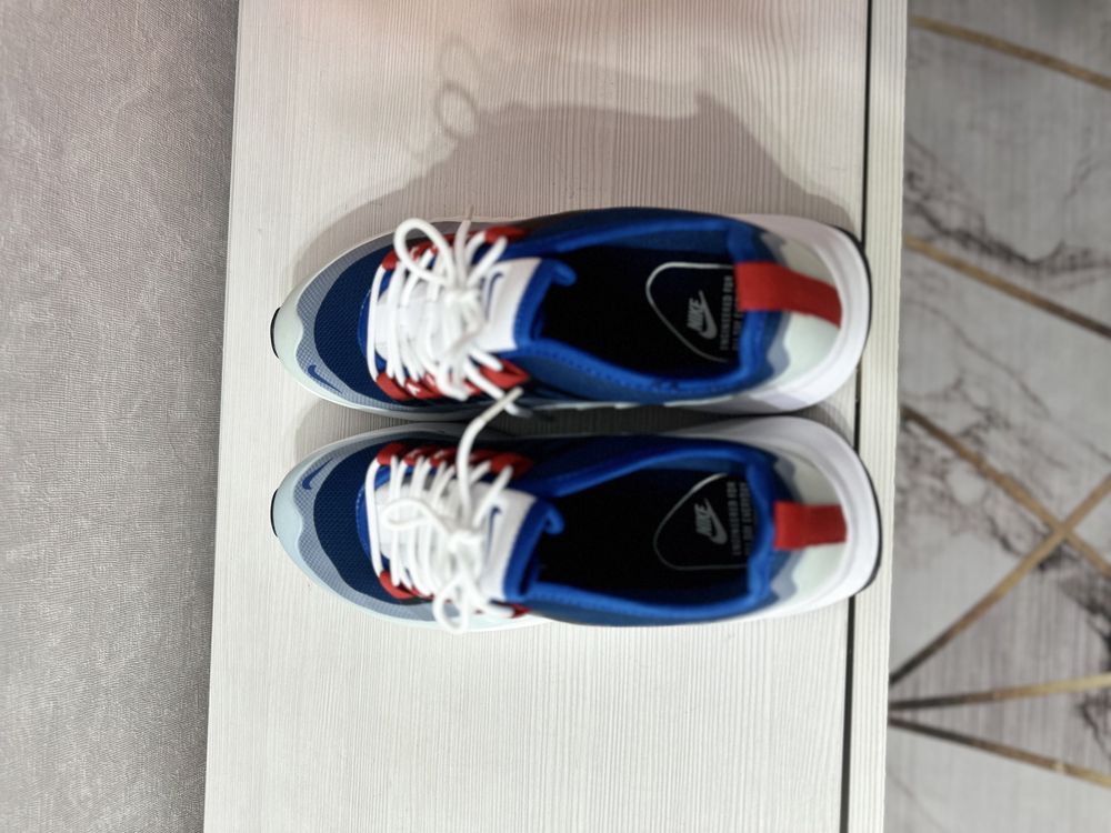 Продам кроссовки Nike