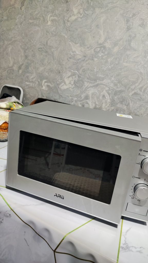 Продам микроволновку в хорошем состоянии.