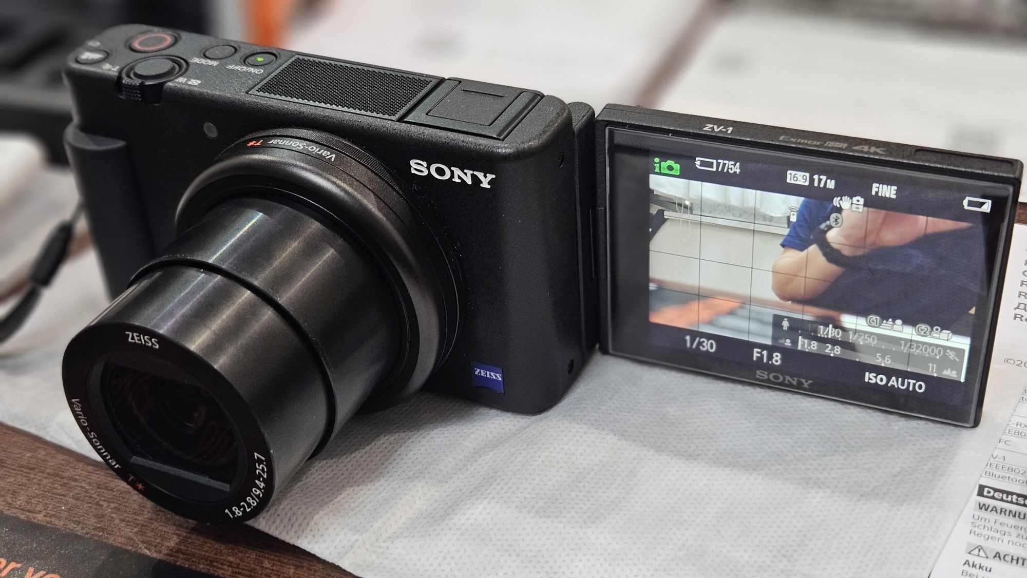 Камера Sony ZV-1  для блогеров и стримеров