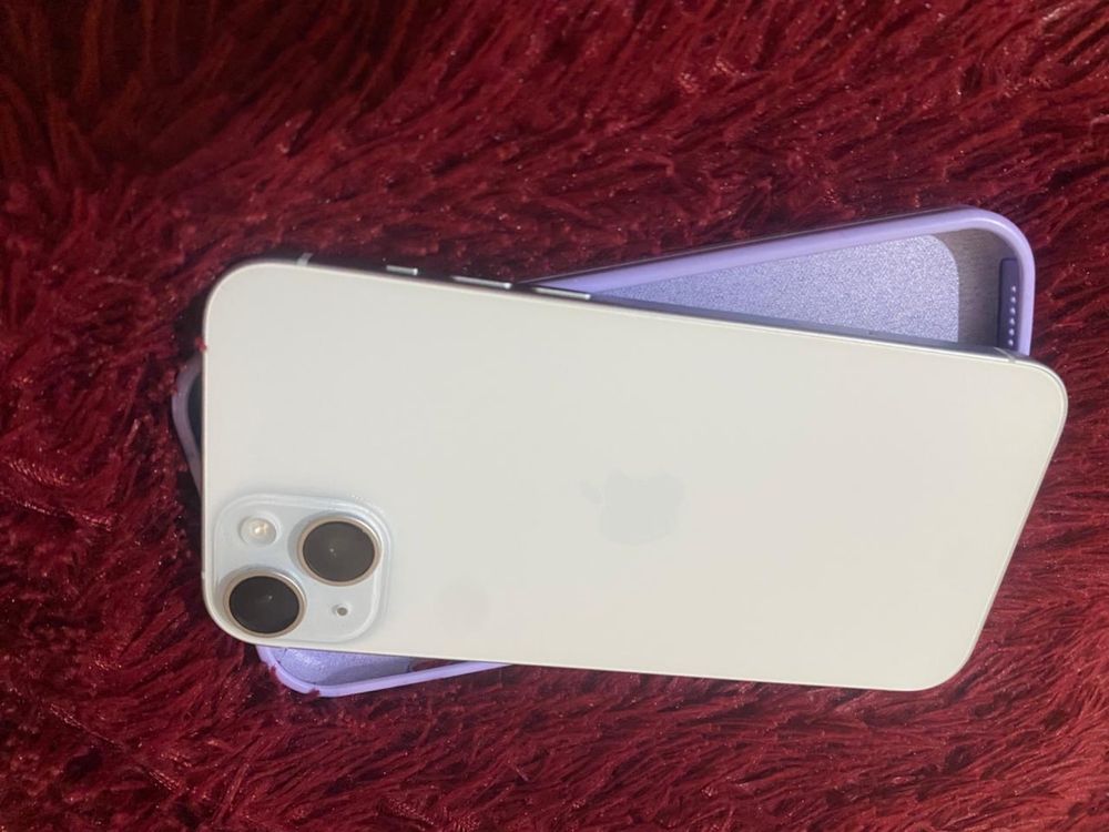 Продам Iphone 15 plus