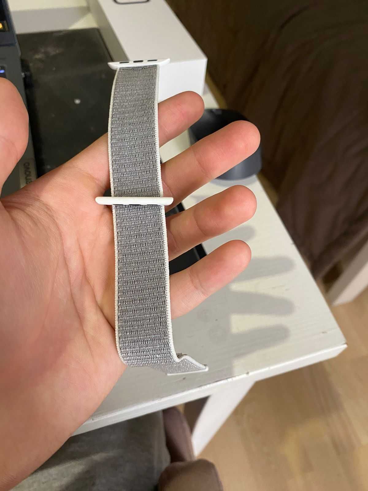 Apple Watch Series 4, Silver Aluminum Case, 40mm