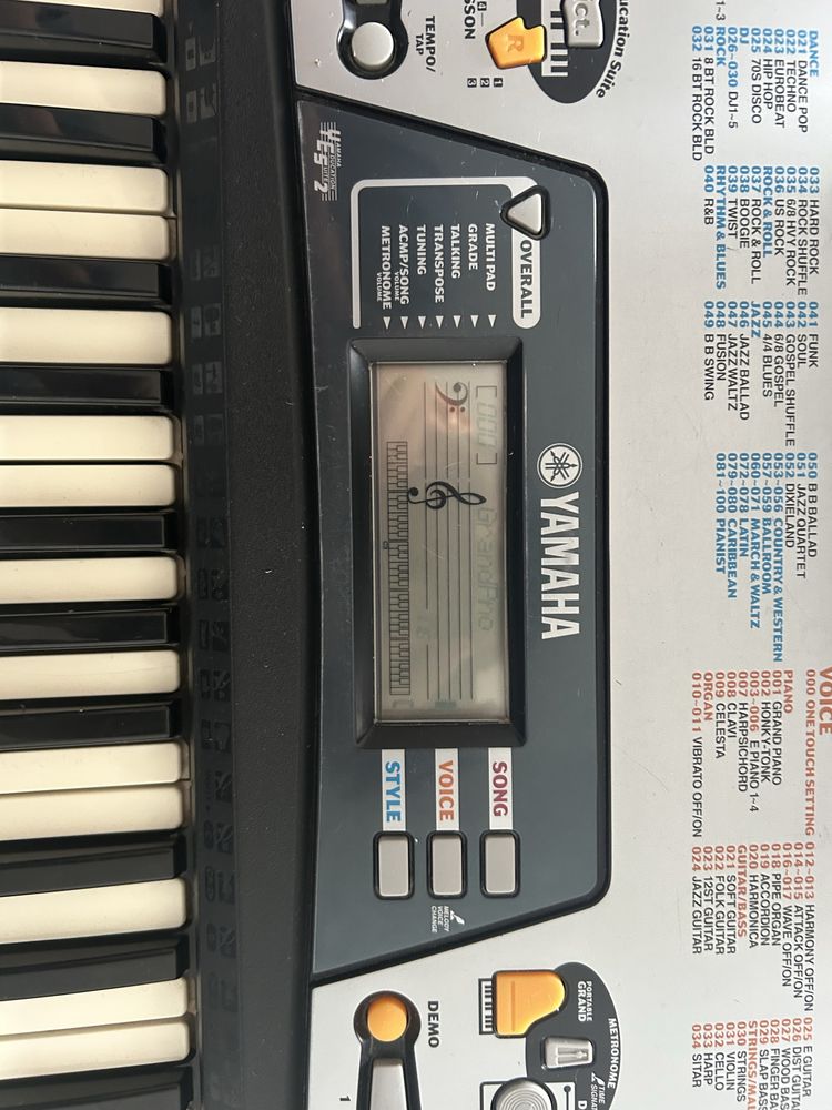 Продаю синтезатор Yamaha PSR-175 !