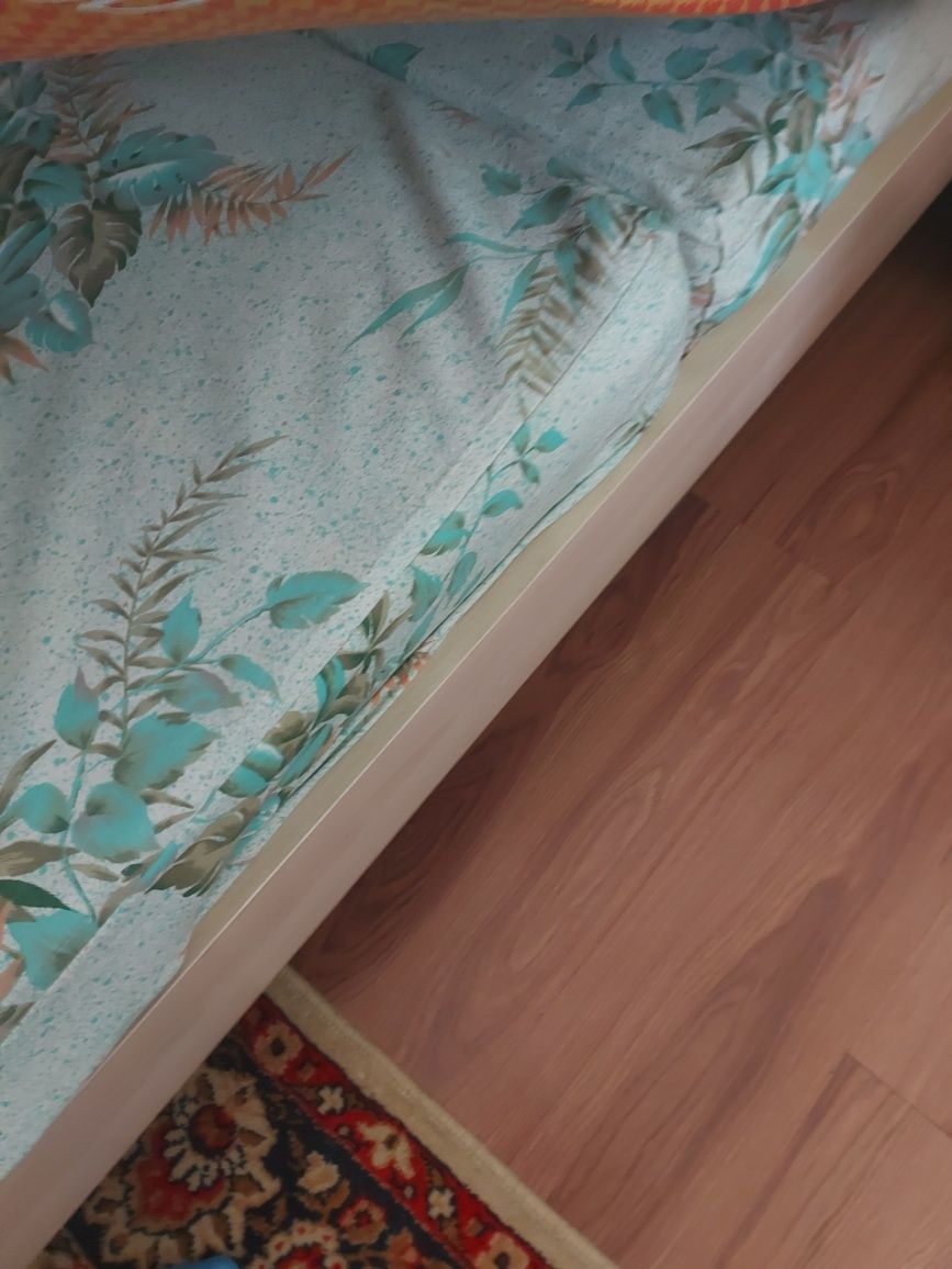 Продам большую кровать 220×1800