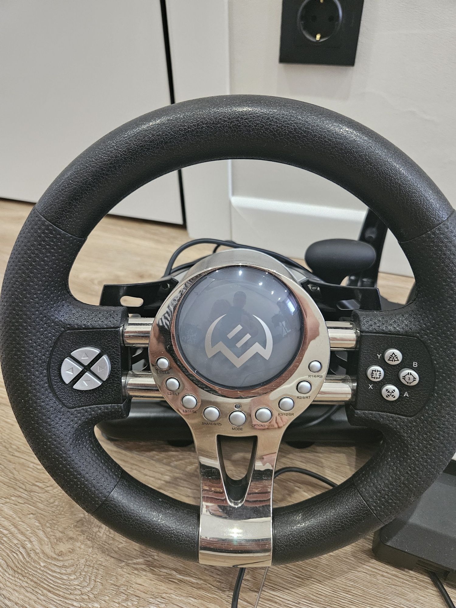 Руль игровой SVEN GC-W800