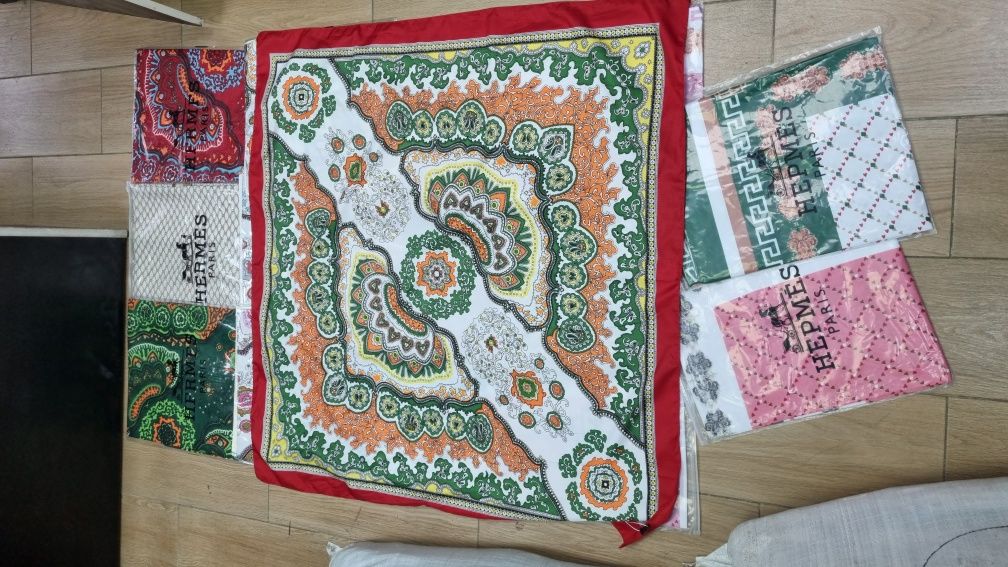 HEPMES Платки, Палантины,  Шарфы, Чалма