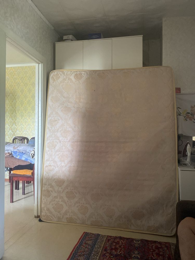 Продам  матрас не дорого