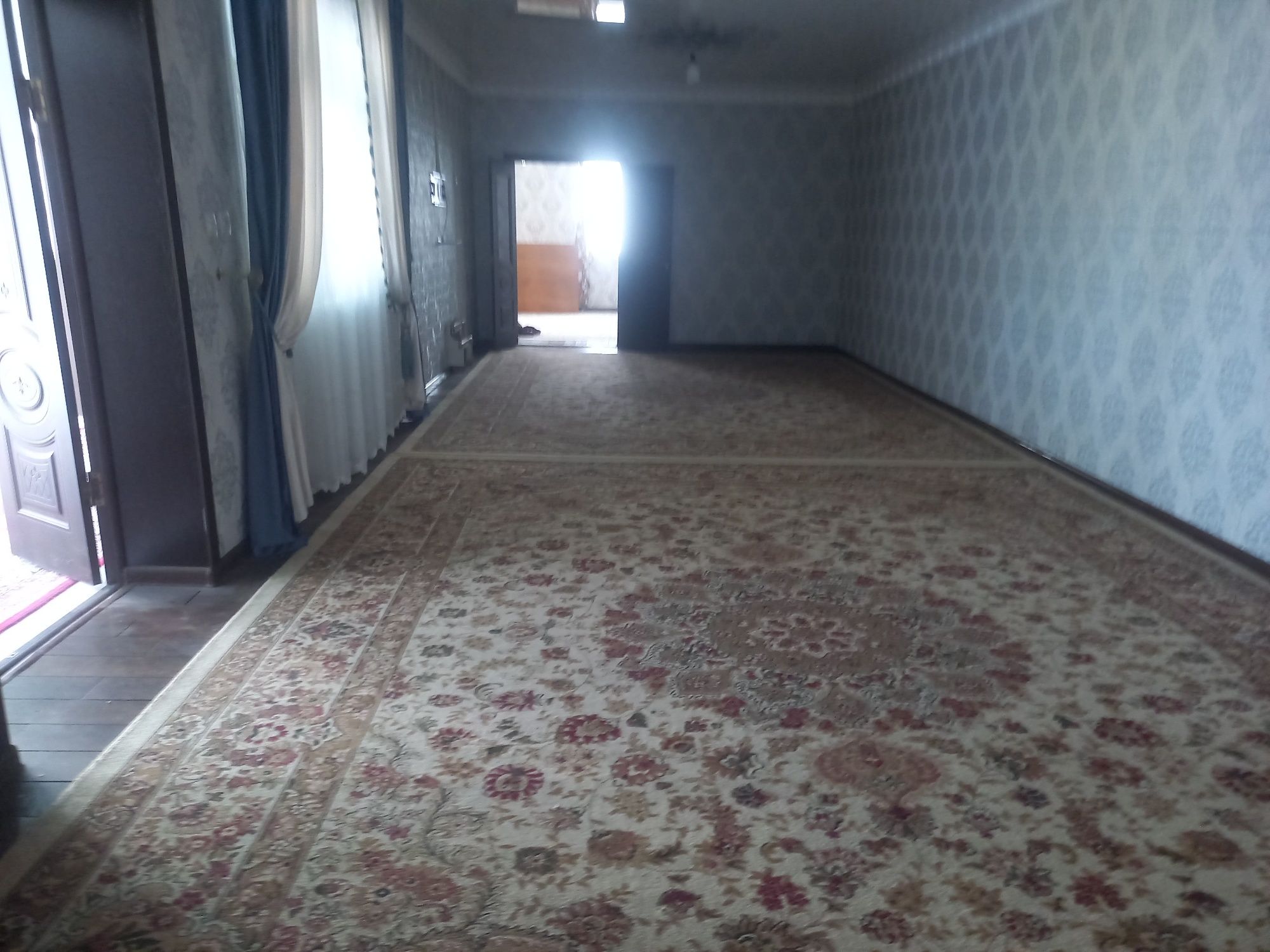 Үй сатылады тез арада, керемет жерде орналасқан,қала, әрі дала
