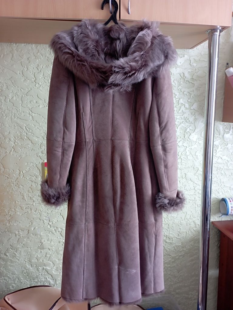 Дублёнка из меха таскана. В отличном состоянии. Размер 46-48. 20 тыс .