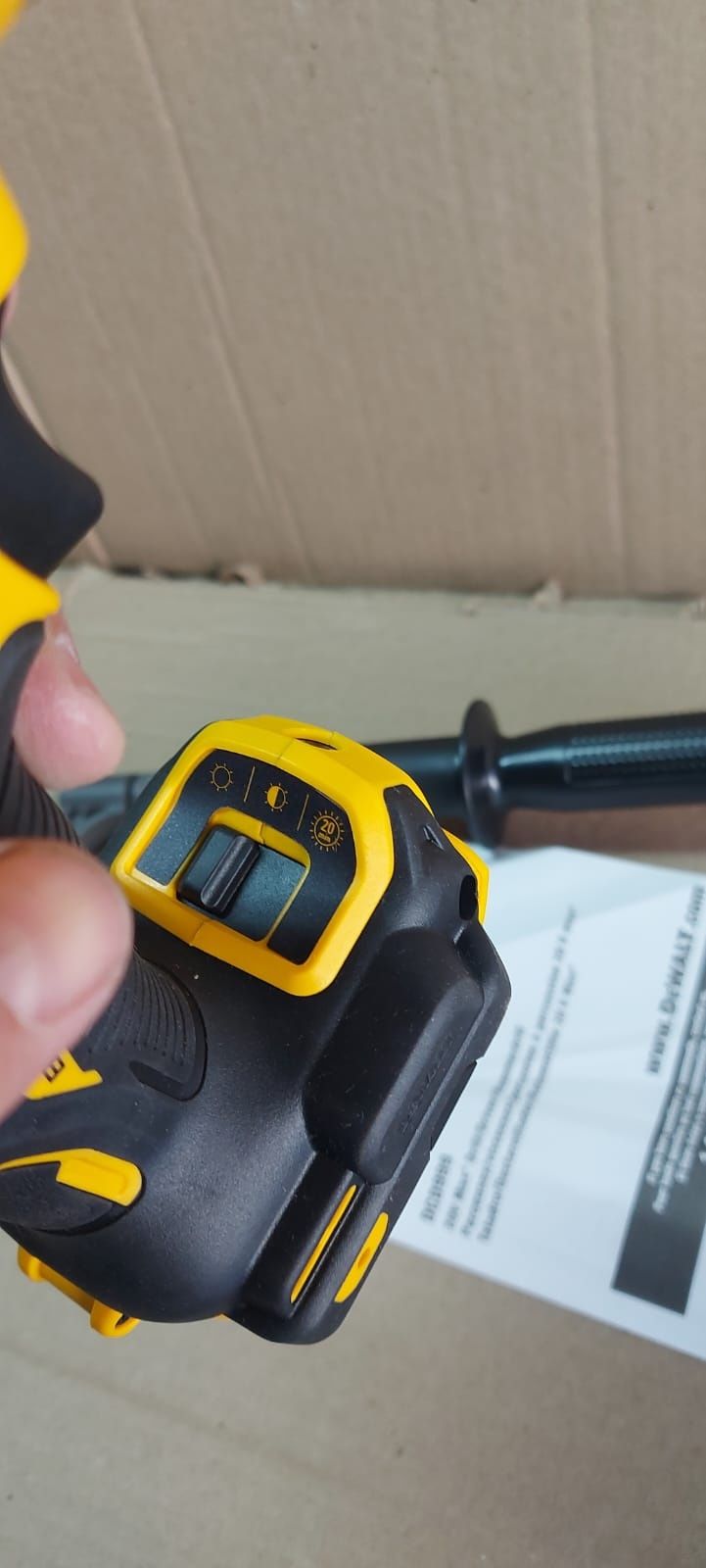 Dewalt DCD999 (дрель, ледобур)
