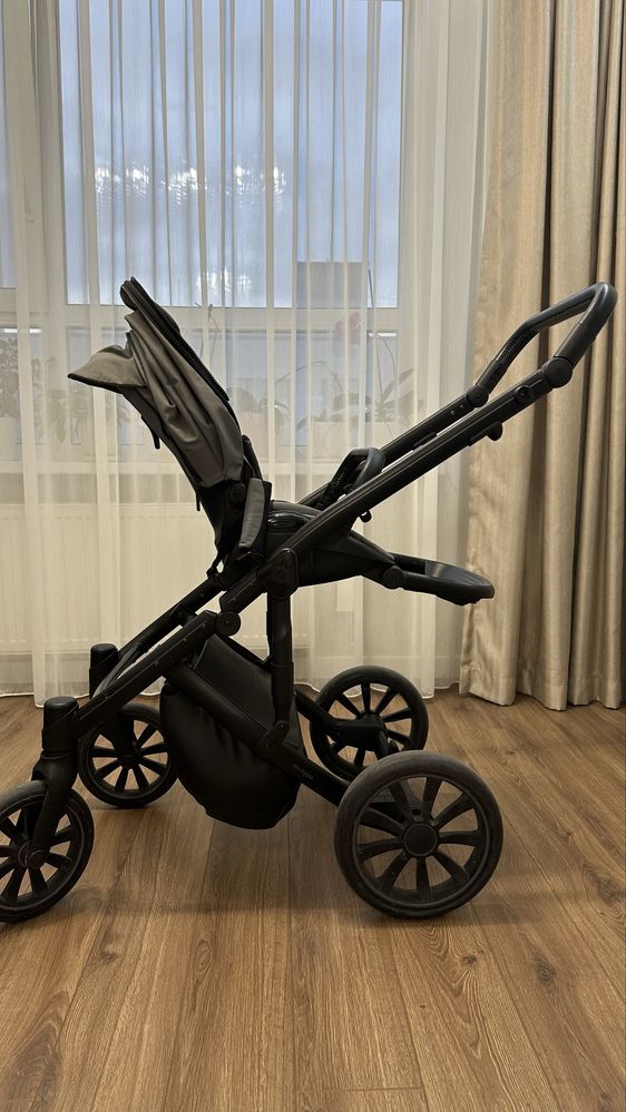 Коляска 3 в 1 Anex m type серого цвета в комлекте с автолюлькой anex