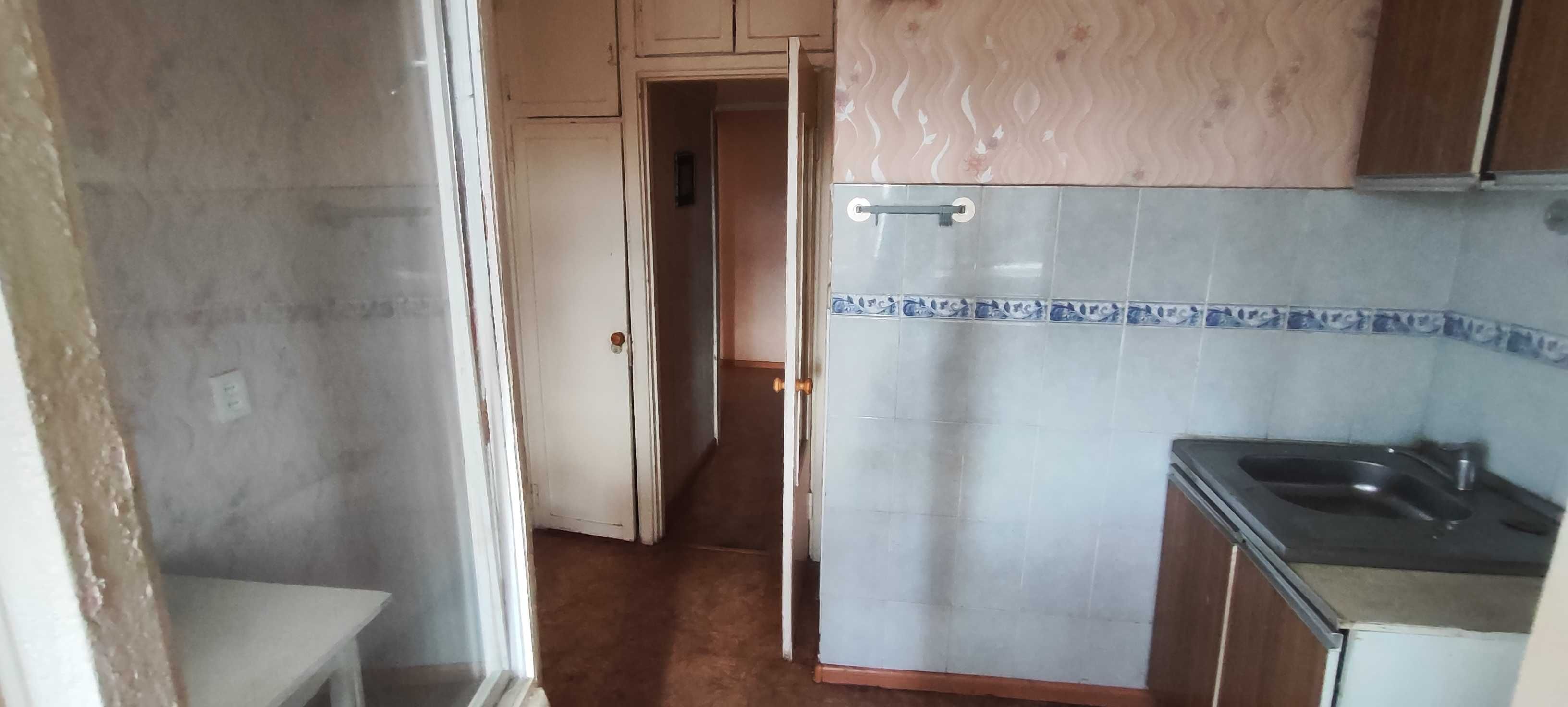 2 болме квартира под бизнес сатылады Толе би 61