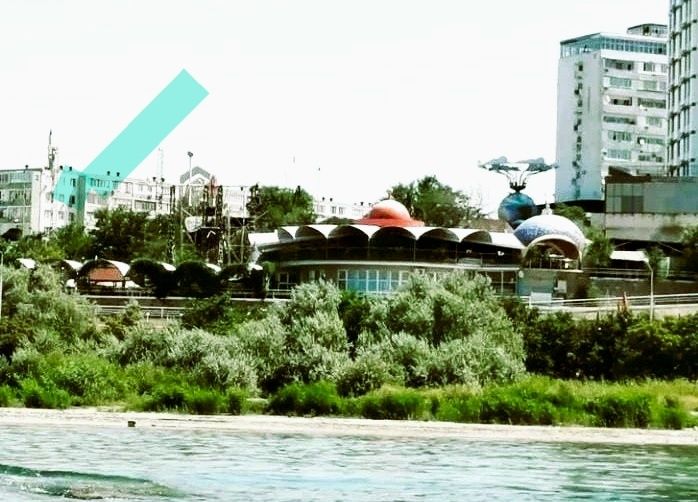 2-х комнатная кв. В 7 мкр, море через дорогу.