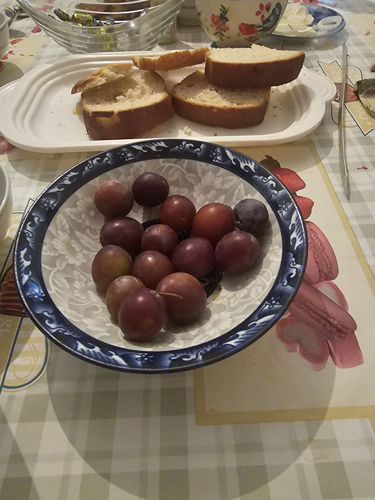 Продам сливу молодую вкусная