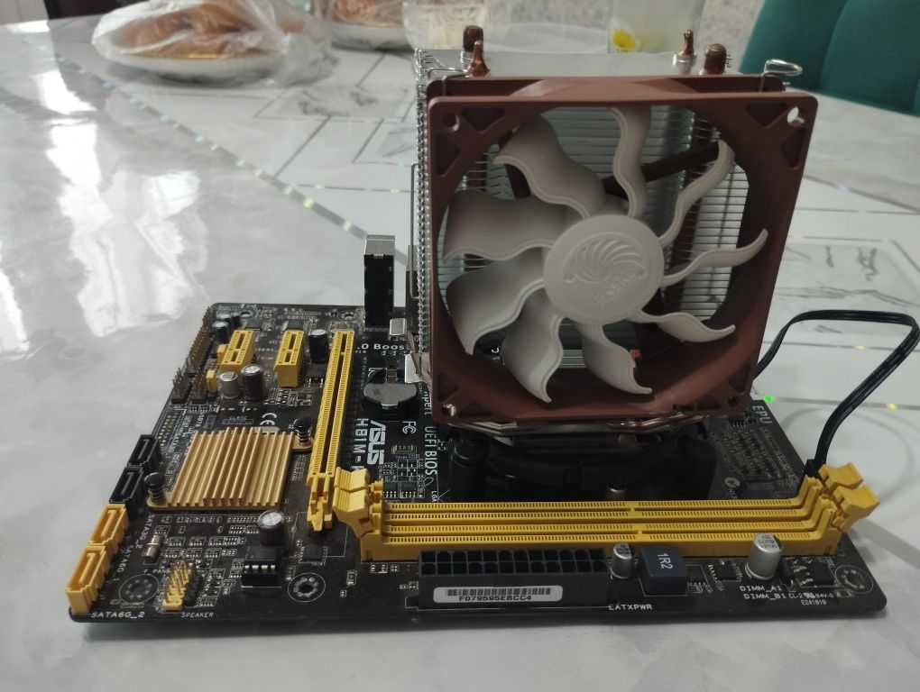 Asus H81M K не запускается
