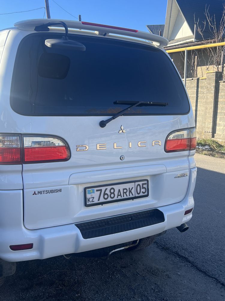 Mitsubishi DELICA