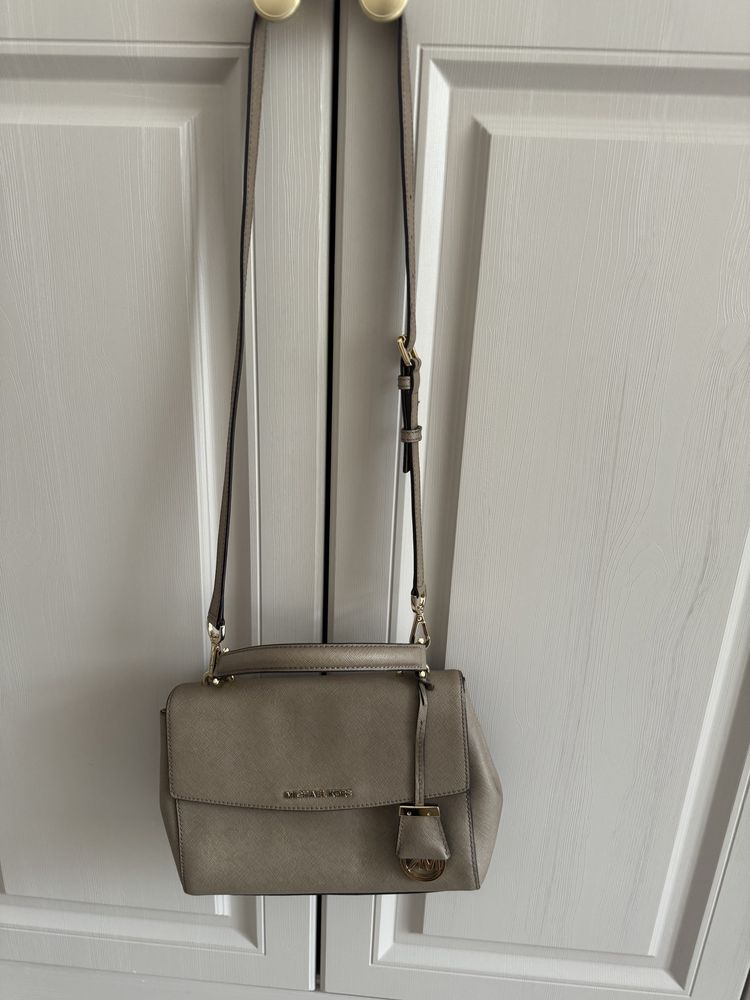 Продаю сумку MICHAEL KORS