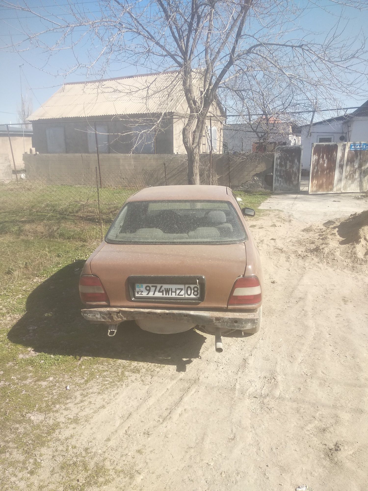 Машина нисан санни 1992гг на ходу