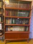 Шкаф книжный советский. В отличном состоянии