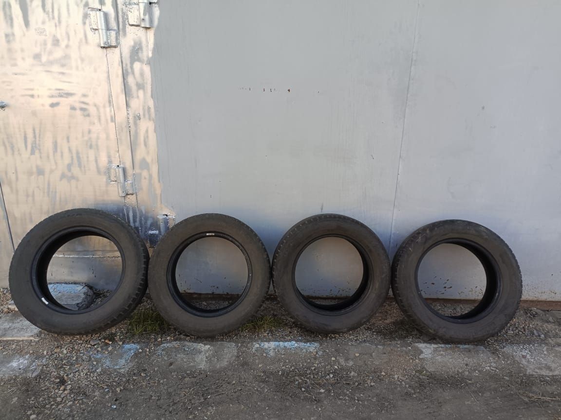 Продам шины комплект размер 185+65+15цена 15000тысяч тенге