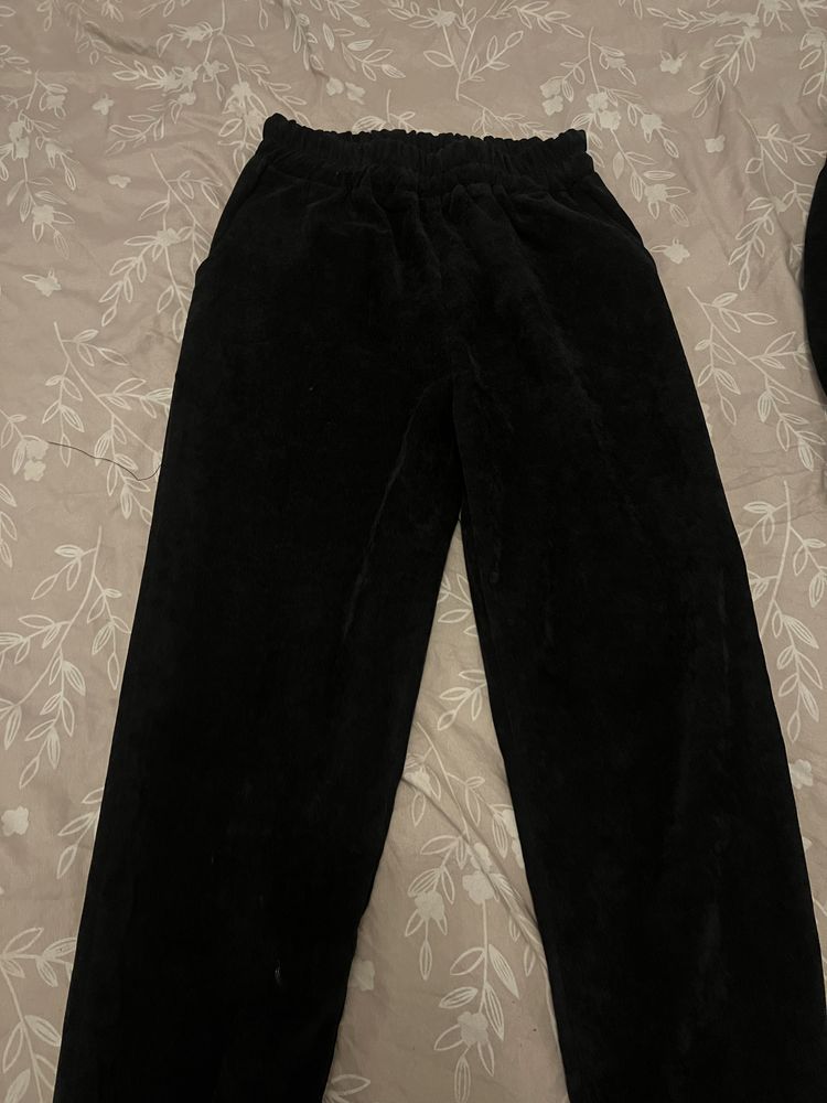 Женские вещи s,m,L костюмы, двойки