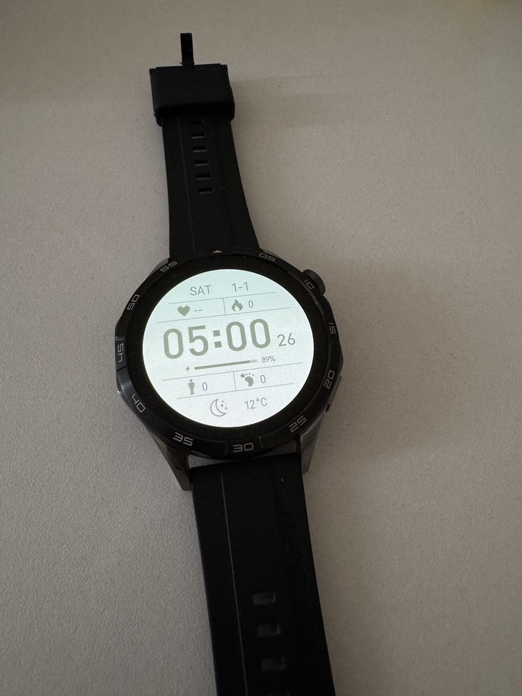 Продал смарт часы Huawei watch GT 4