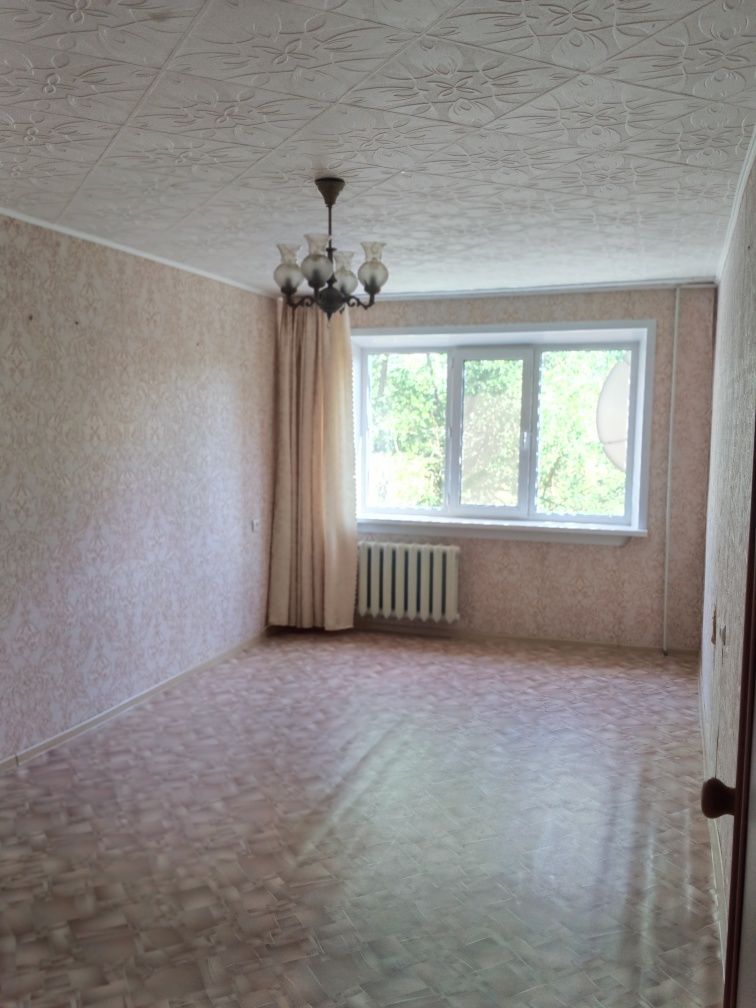 Продам 2 комн., квар. 3-23, 2 этаж.