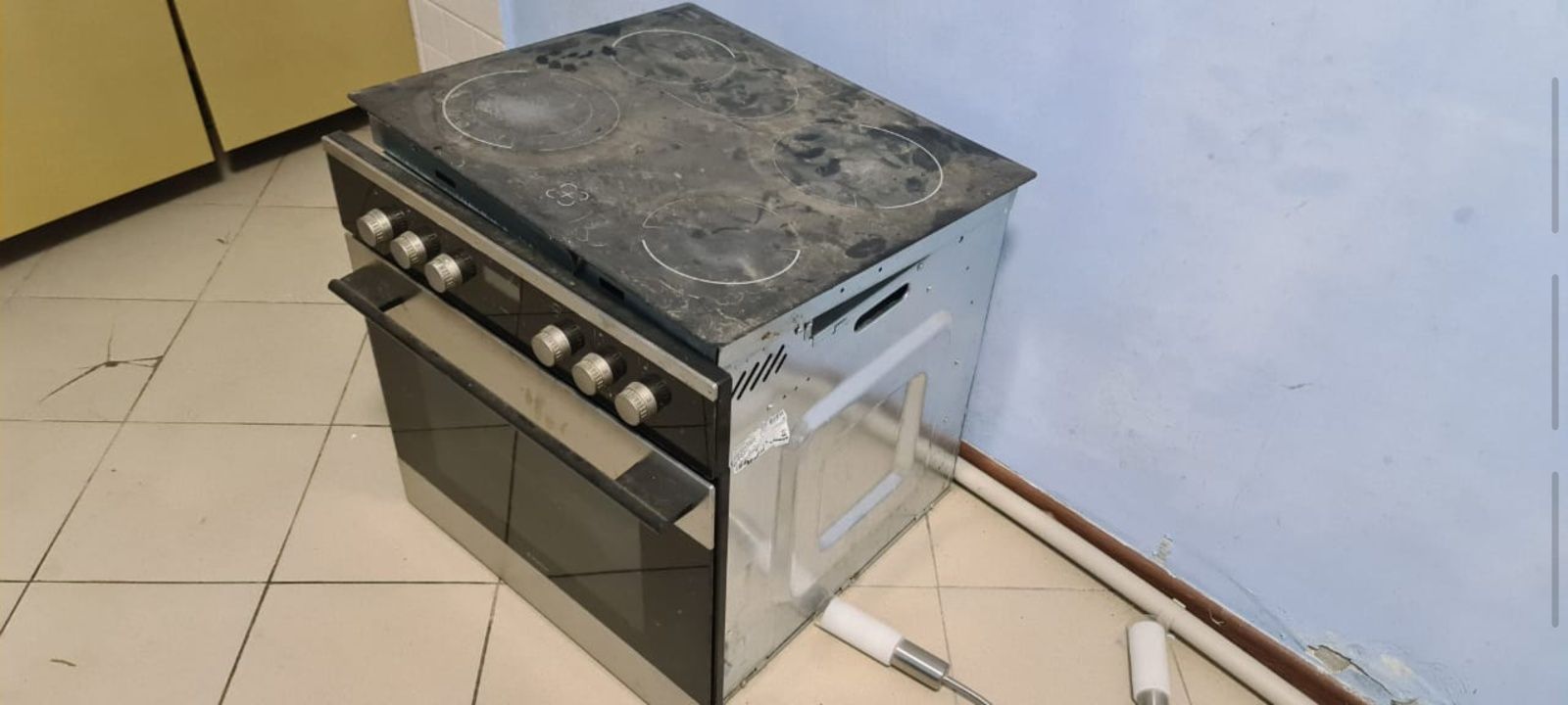 Продам электрическую духовку и плиту