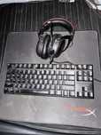 HyperX коврик, клавиатура, нашуники