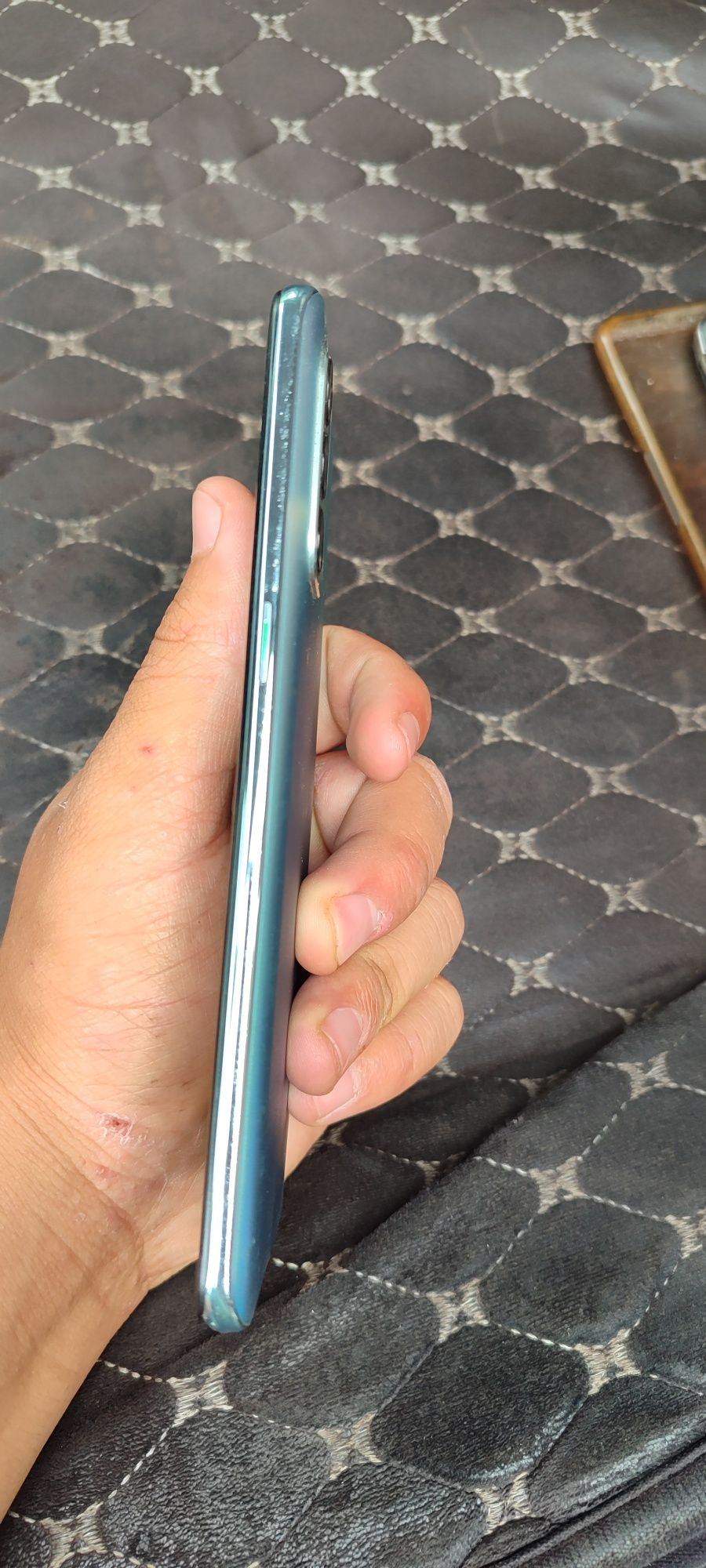 Продам Oppo Reno 6 телефон