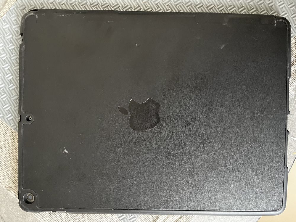 Продам Ipad 9 поколения 2021 года