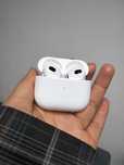 Apple  AirPods 3