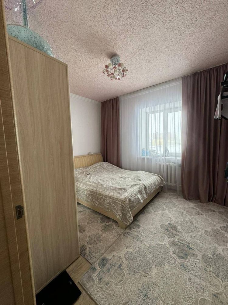 Продам квартиру трехкомнатную