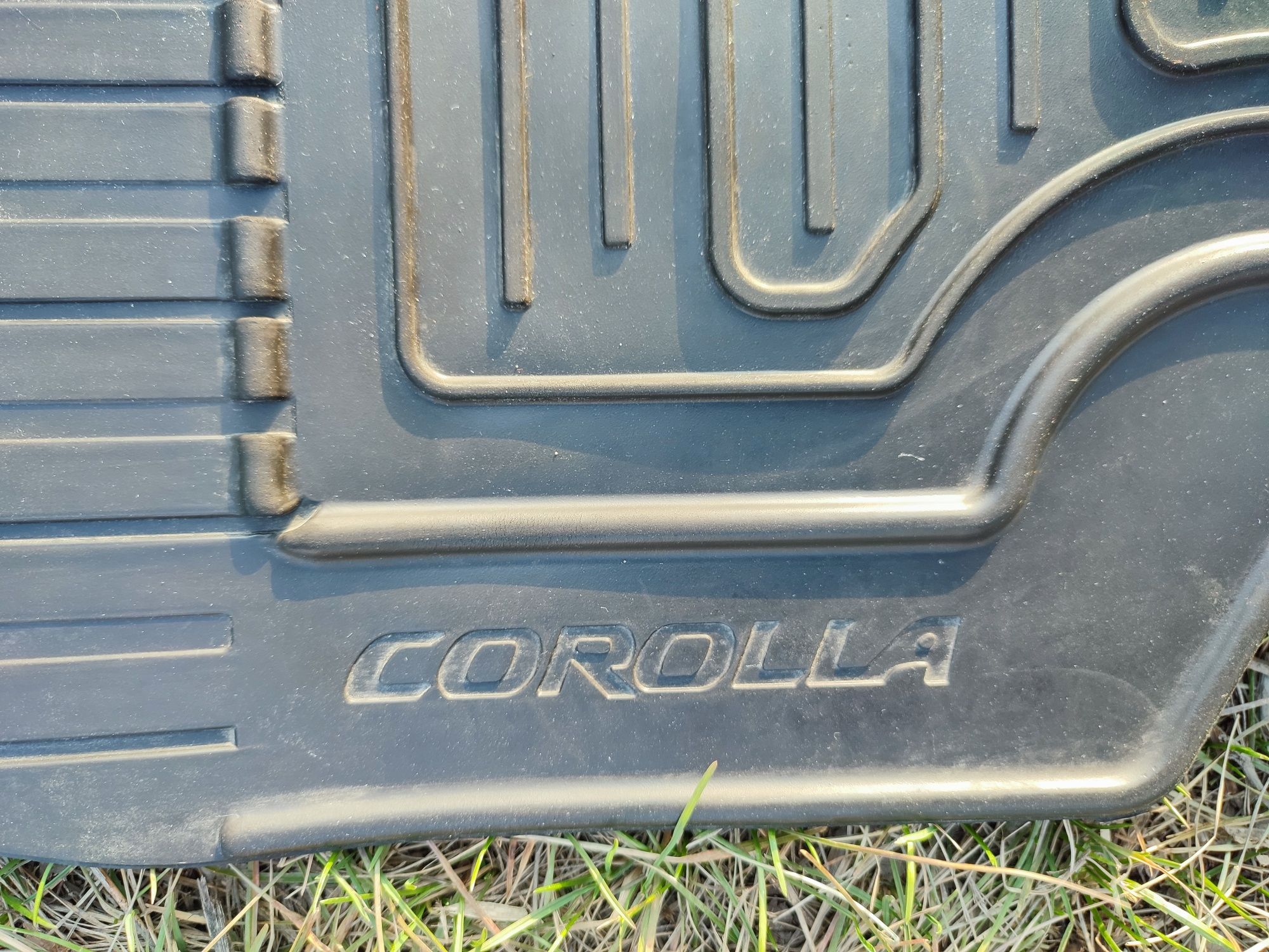 Резиновый полик от Toyota corolla 2018г.