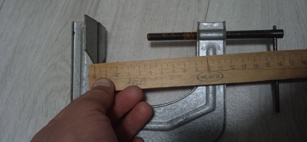 Струбцина крепеж держатель зажим металлический