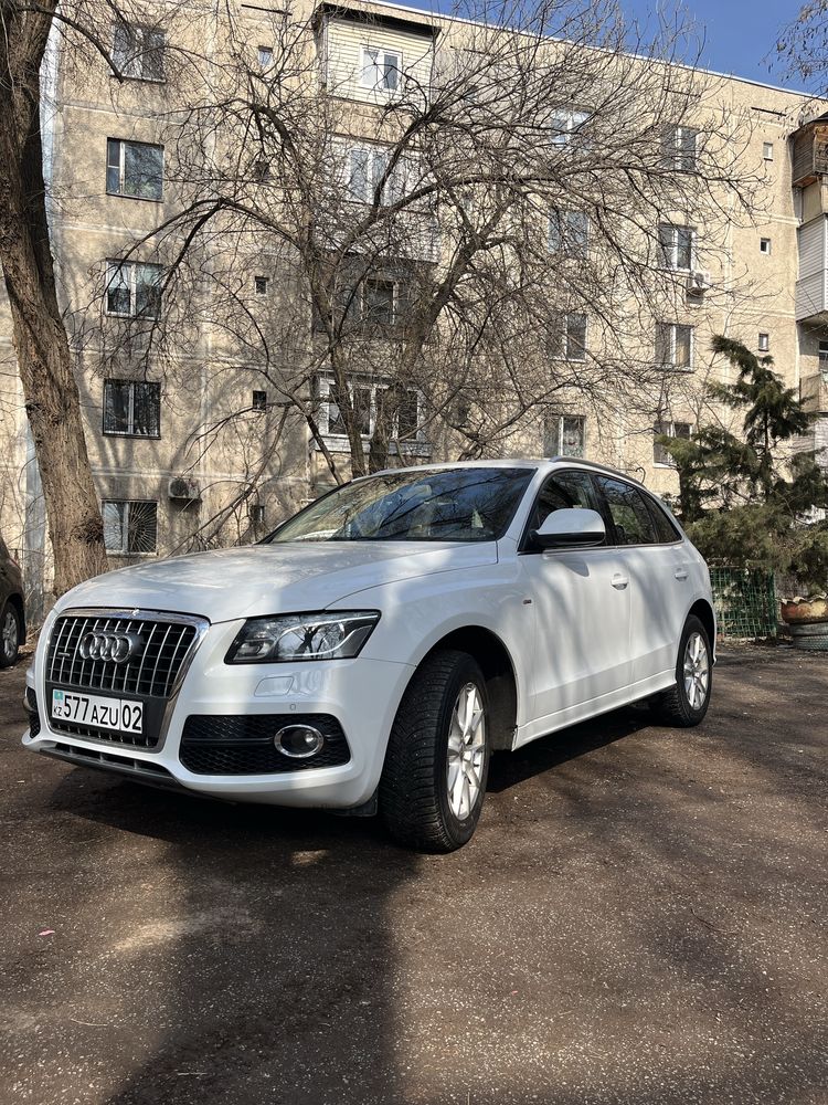 Продам Audi Q5 2.0 TFSI, 211 л.с., полный привод quattro.