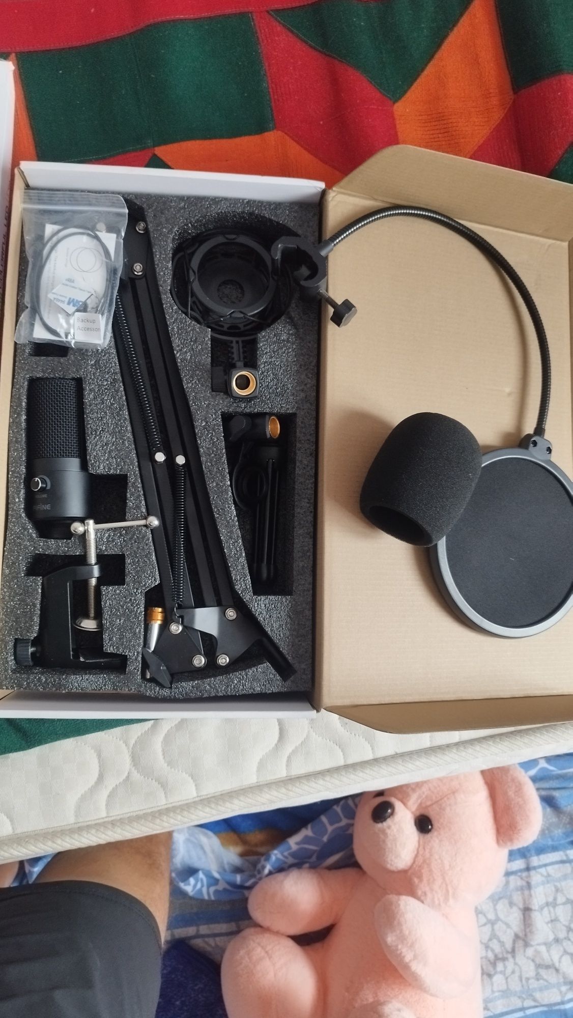Продам микрофон Fifine T669