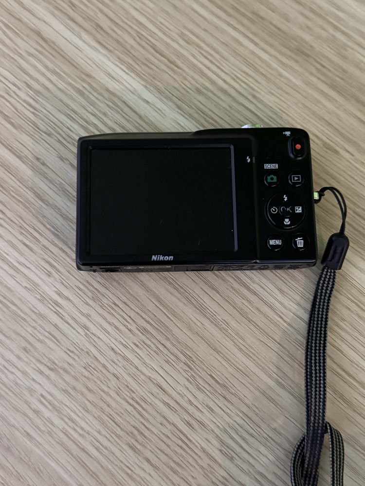 Nikon coolpix s2700