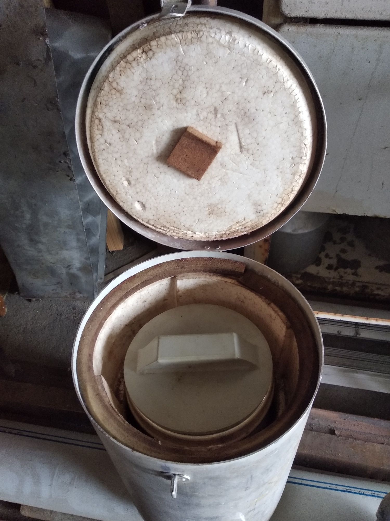 Продам ведра эмалированные,котлы алюминиевые, термос механизатора
