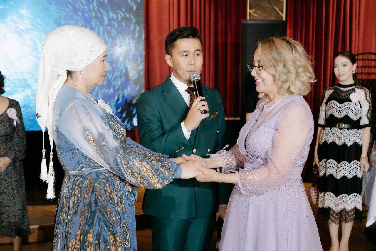 Ведущий/Тамада/Шоумен на двух языках